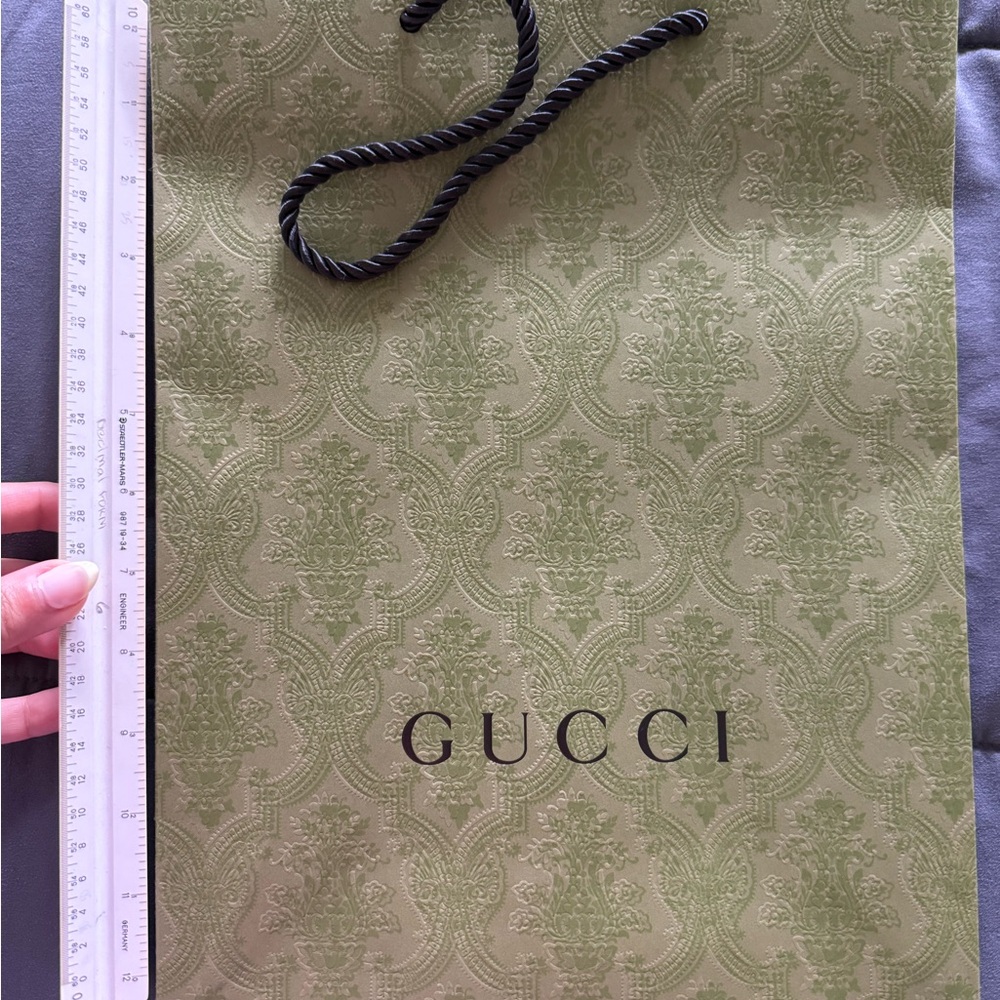 Gucci shopping bag